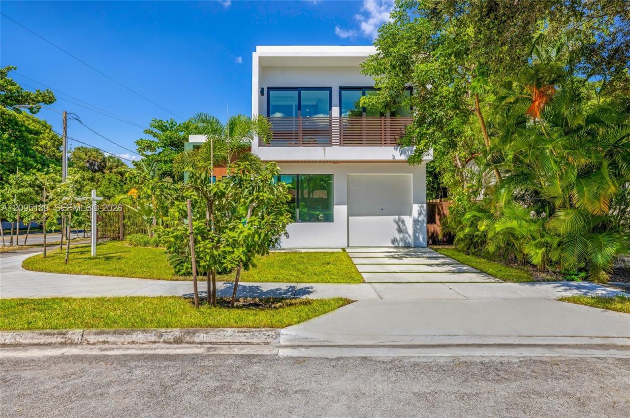 569 NW 44th St , Miami, FL 33127 Photo