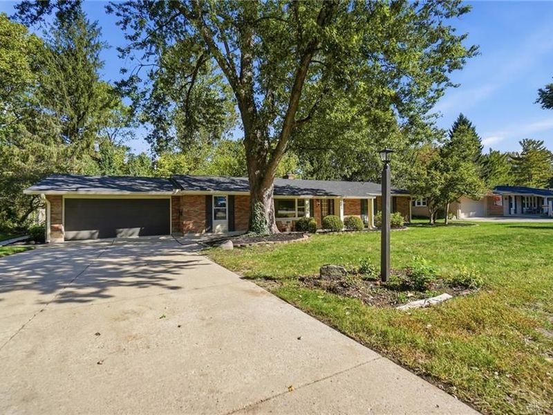 2427 Portage Path, Bellbrook, OH 45305 Photo 3