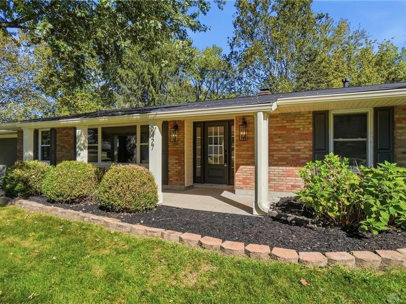 2427 Portage Path, Bellbrook, OH 45305 Photo 4