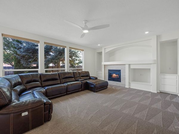 2320 E Alderhill Dr, Eagle, ID 83616