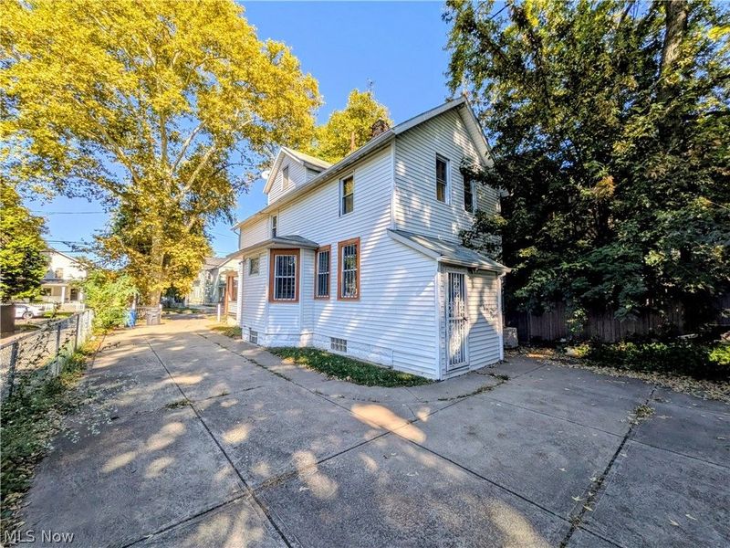 3211 Walton Avenue, Cleveland, OH 44113 Photo 4