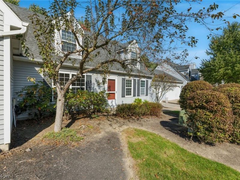 75 Dover Place Lane, Northfield Center, OH 44067 Photo 3