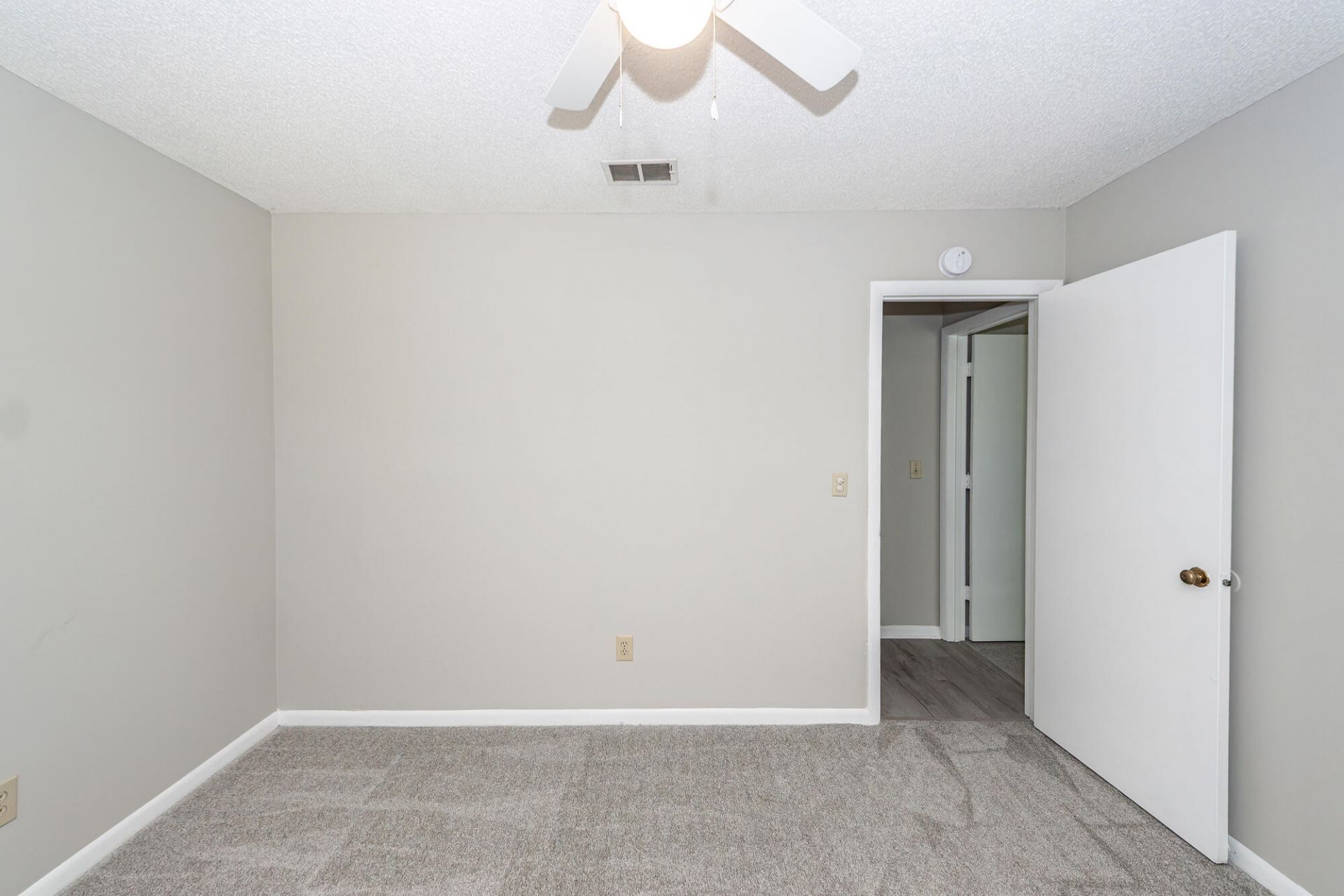 1022 Oakcrest Drive Photo 21