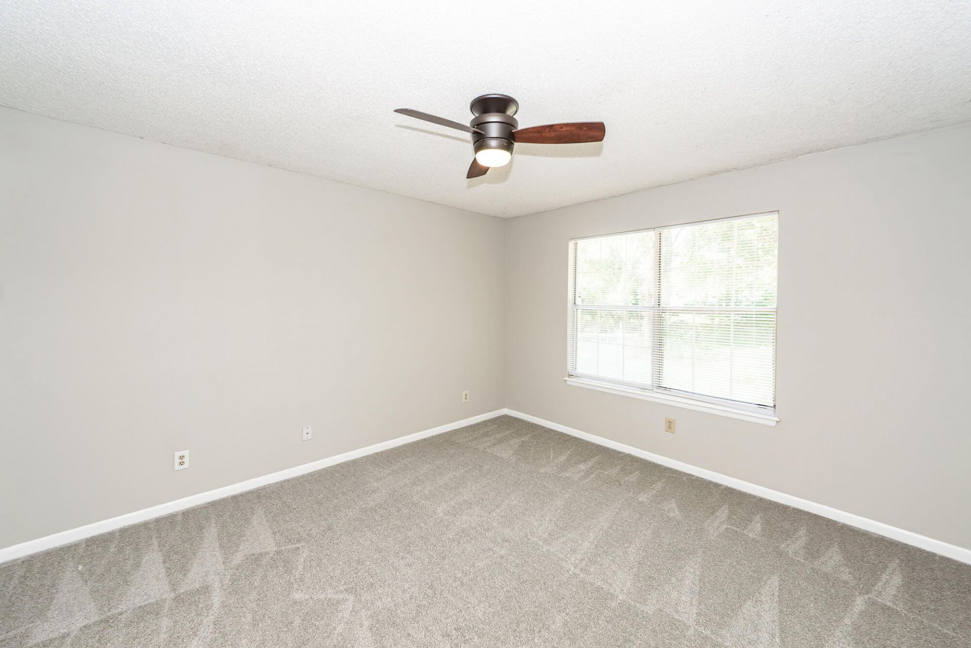 1022 Oakcrest Drive Photo 25
