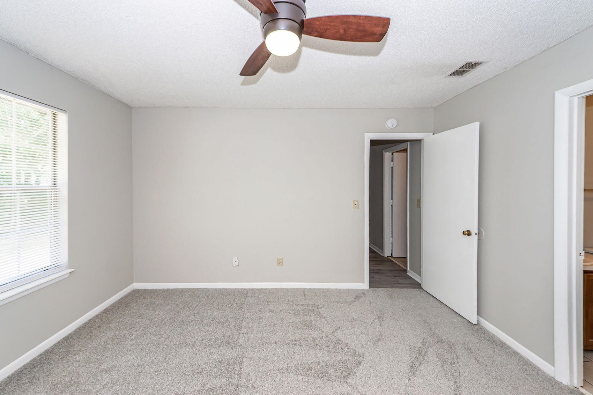 1022 Oakcrest Drive Photo 26