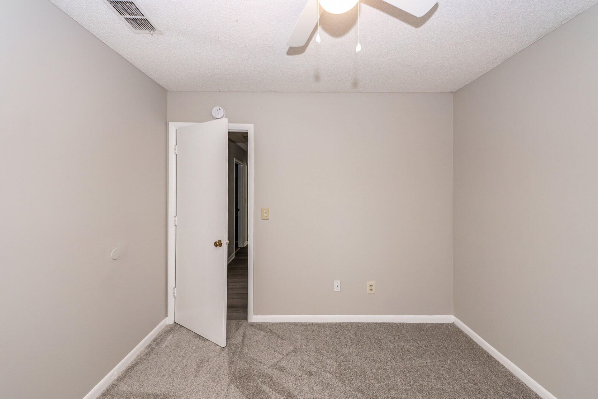 1022 Oakcrest Drive Photo 32