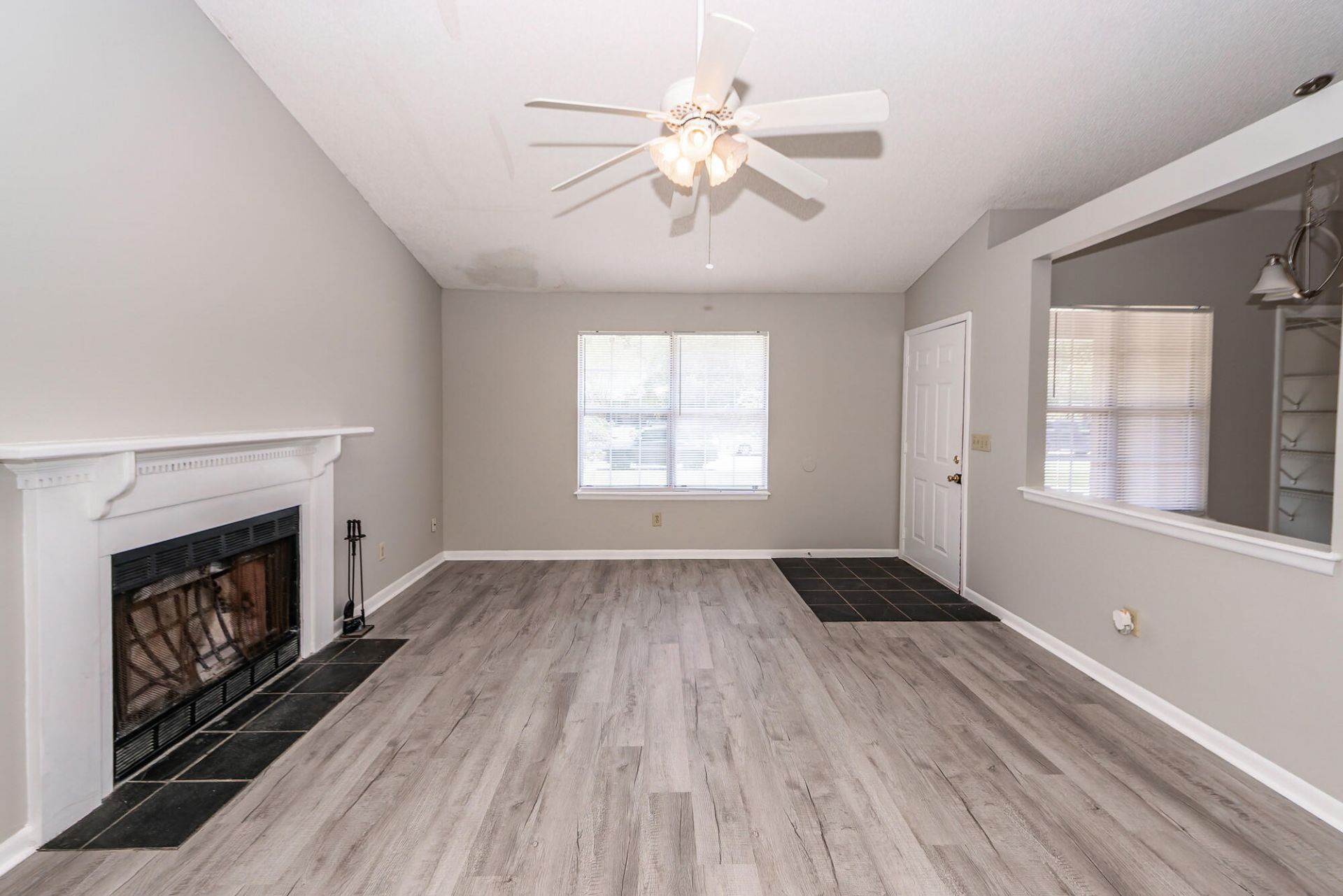 1022 Oakcrest Drive Photo 7