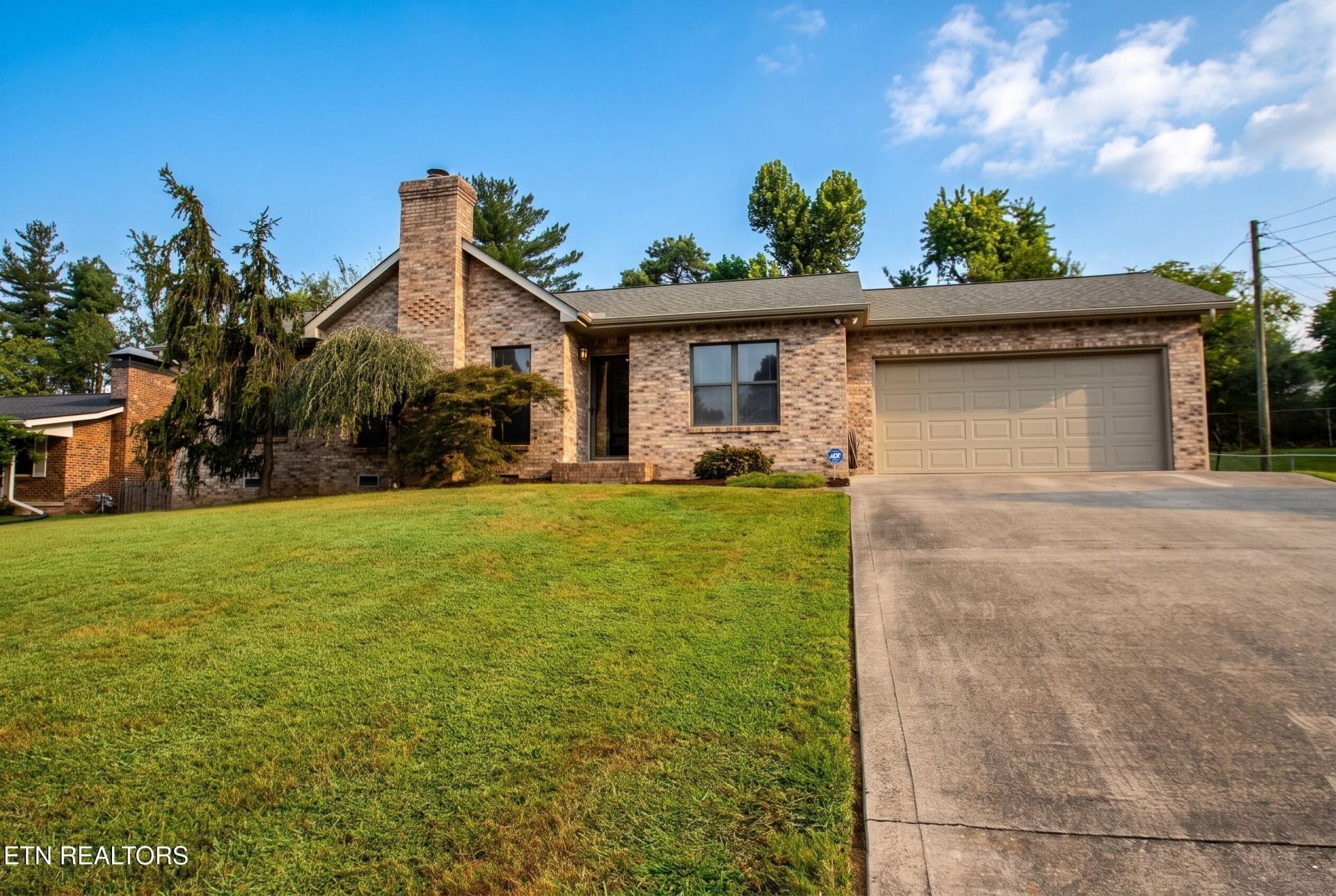 7923 W Cliff Drive, Knoxville, TN 37909 Main Photo