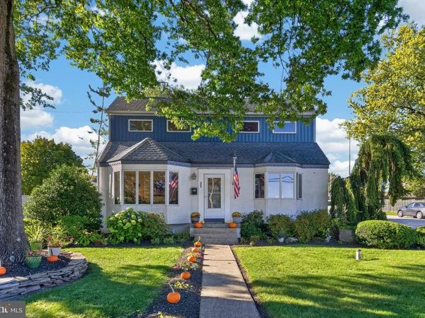 401 PIKELAND AVENUE , SPRING CITY, PA 19475