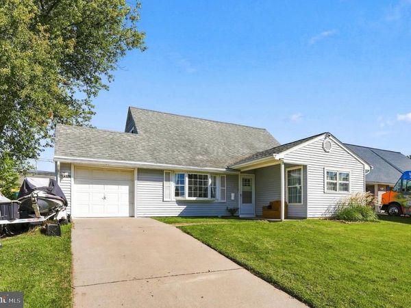71 NEW POND LANE, LEVITTOWN, PA 19054