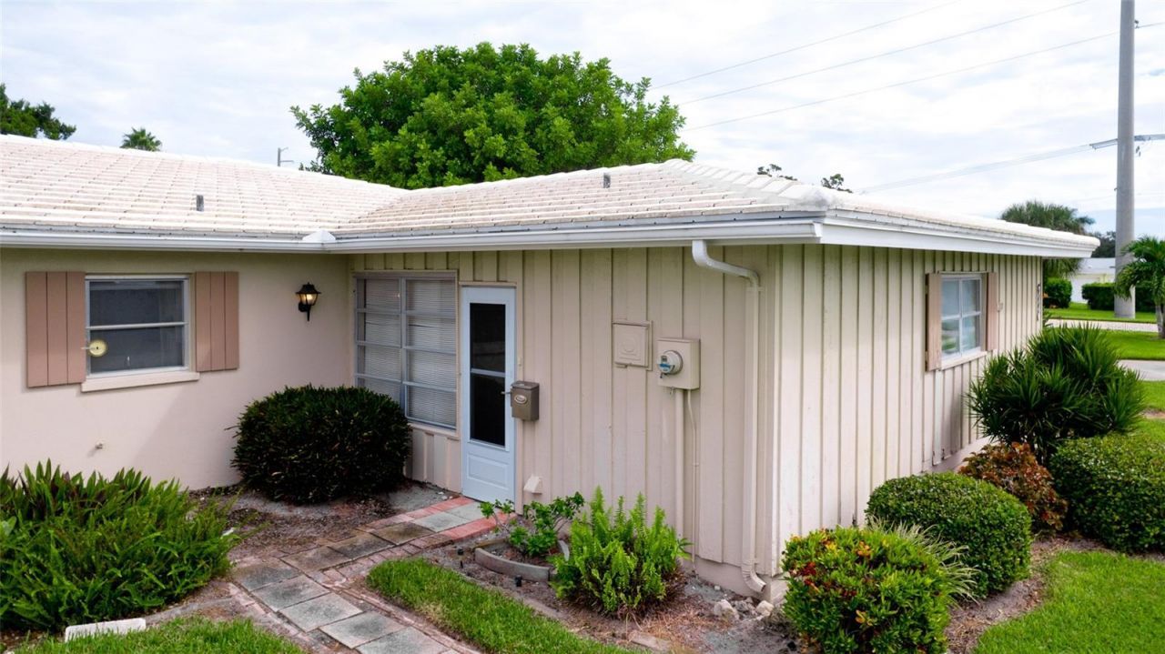 7110 11th Avenue W, Bradenton, FL 34209 Photo