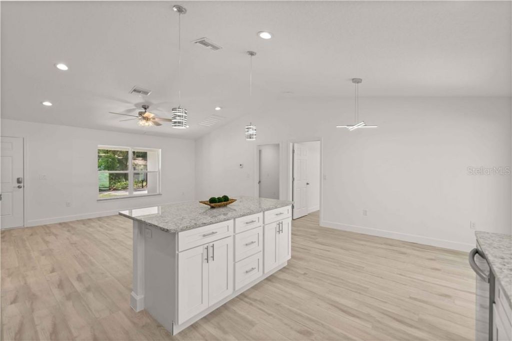 20615 SW Robin Drive , Dunnellon, FL 34431 Photo