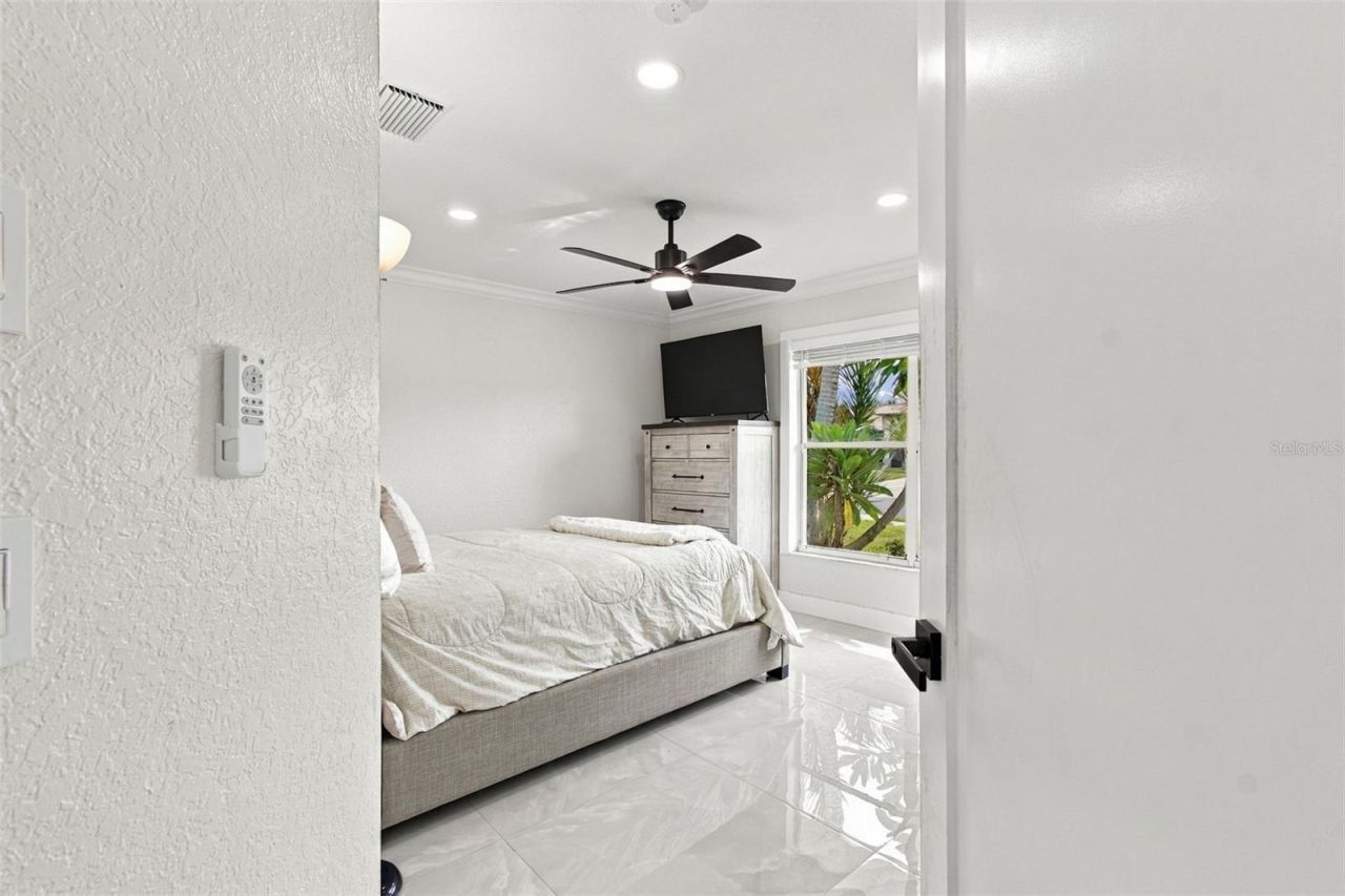 3817 105th Avenue N, Clearwater, FL 33762 Photo