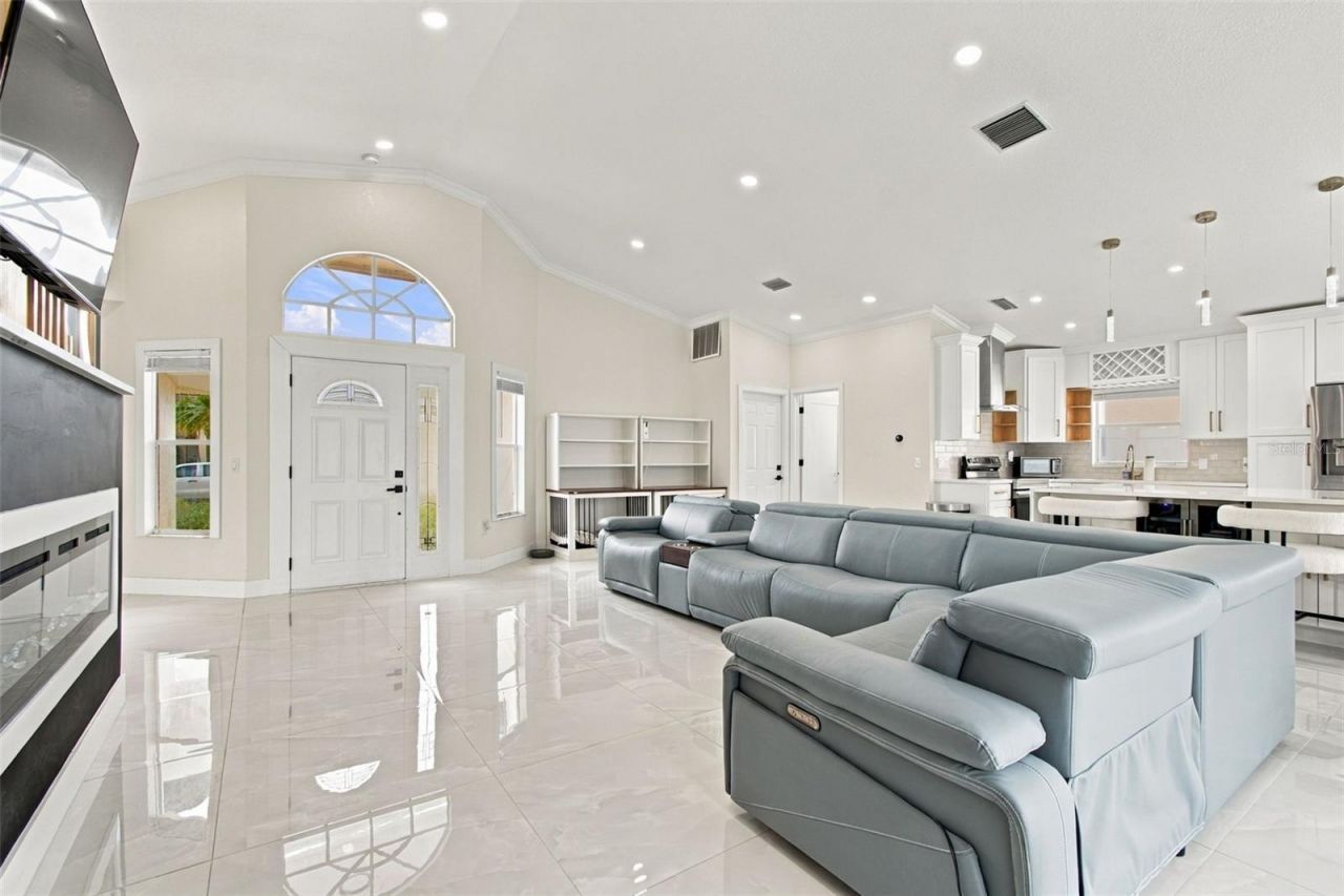 3817 105th Avenue N, Clearwater, FL 33762 Photo