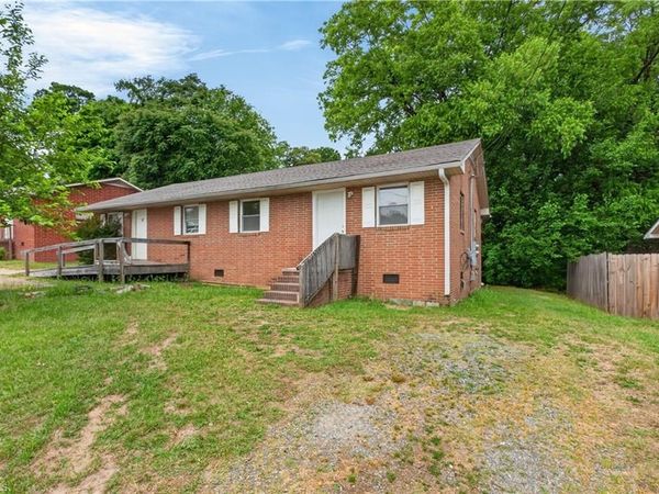 17 Hunter Street , Thomasville, NC 27360