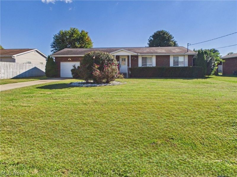 816 Campbell Drive, Belpre, OH 45714 Photo 1