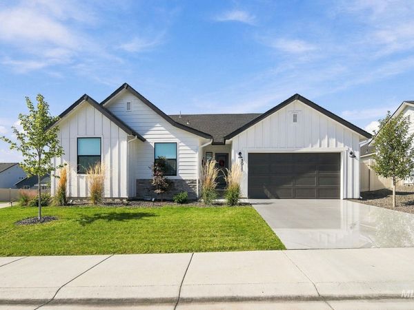 3011 N Mountain Lake Ave, Star, ID 83669