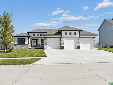 12619 S 78th Avenue, Papillion, NE 68046