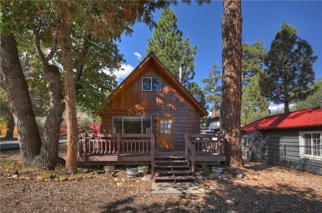 698 Highland, Sugarloaf, CA 92386 Main Photo