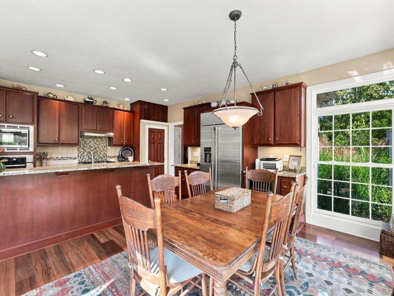 372 Ashmoore Circle E, Powell, OH 43065 Photo 10