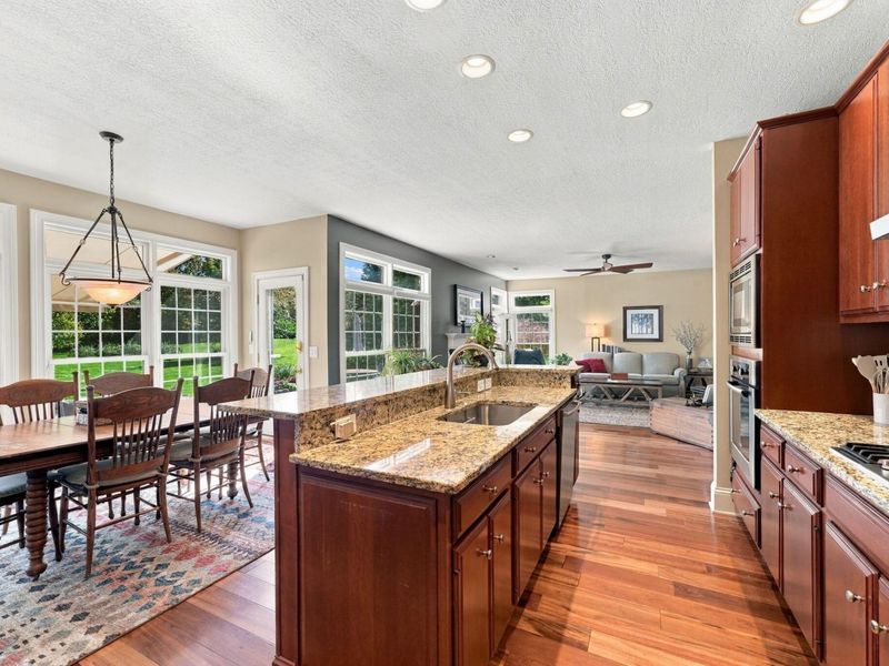 372 Ashmoore Circle E, Powell, OH 43065 Photo 14