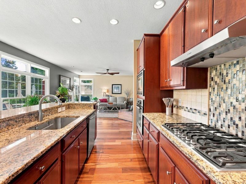 372 Ashmoore Circle E, Powell, OH 43065 Photo 15