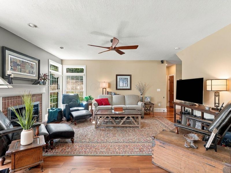 372 Ashmoore Circle E, Powell, OH 43065 Photo 5