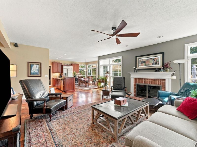 372 Ashmoore Circle E, Powell, OH 43065 Photo 6