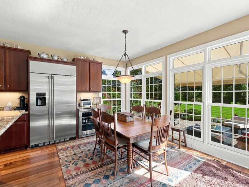 372 Ashmoore Circle E, Powell, OH 43065 Photo 9