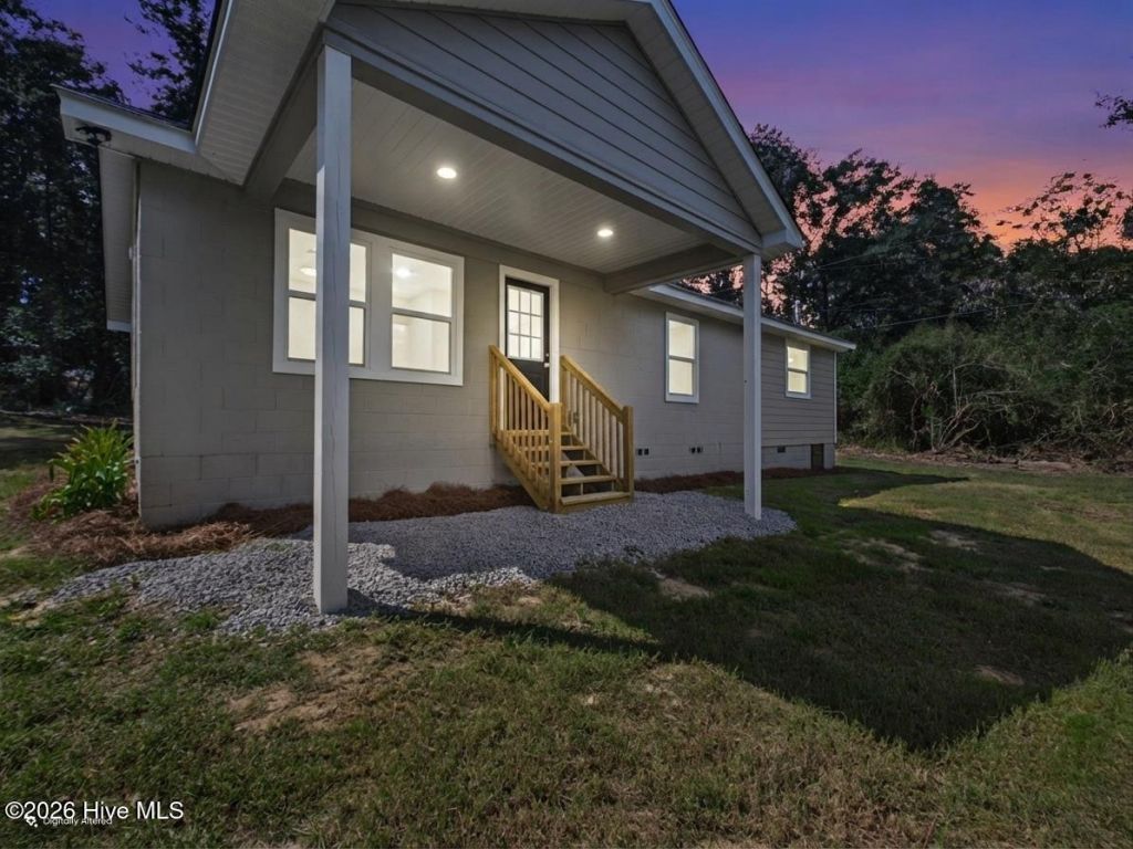 353 Smith Hardy Road Photo 1