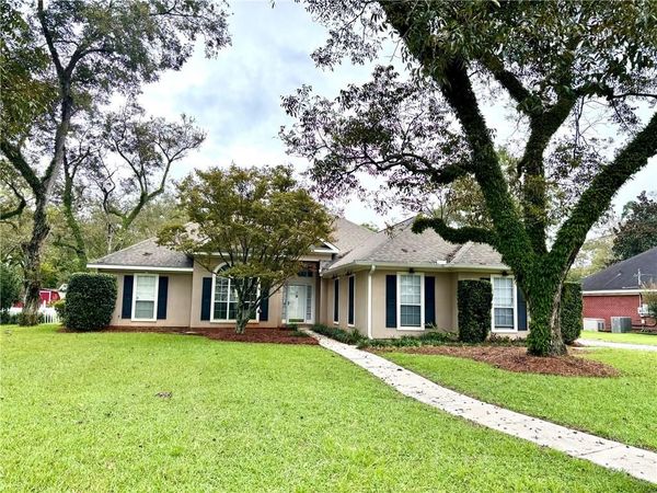 2735 Oakridge West Drive, Mobile, AL 36608
