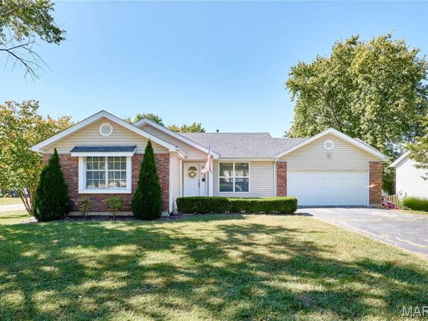 1705 Whispering Ridge Lane , St Peters, MO 63376