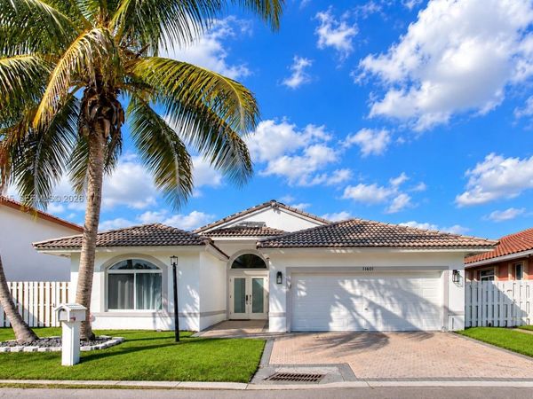 11611 SW 10th Ct , Pembroke Pines, FL 33025