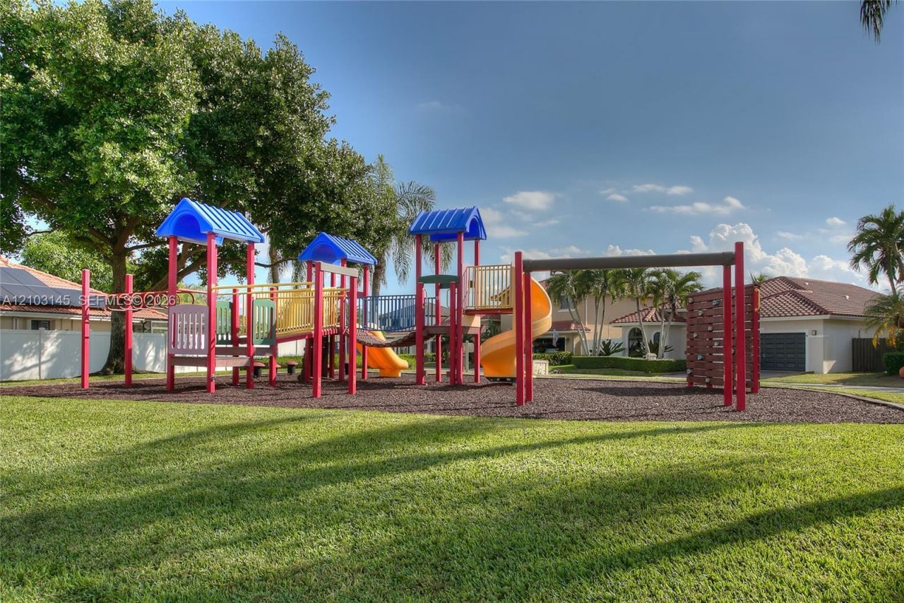 11611 SW 10th Ct , Pembroke Pines, FL 33025 Photo
