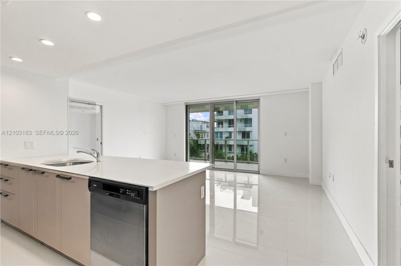 1150 101st St , Unit 402, Bay Harbor Islands, FL 33154 Photo