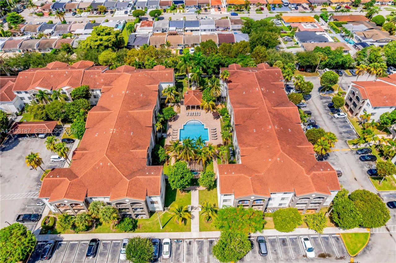 6841 SW 44th St, Unit 111, Miami, FL 33155 Photo