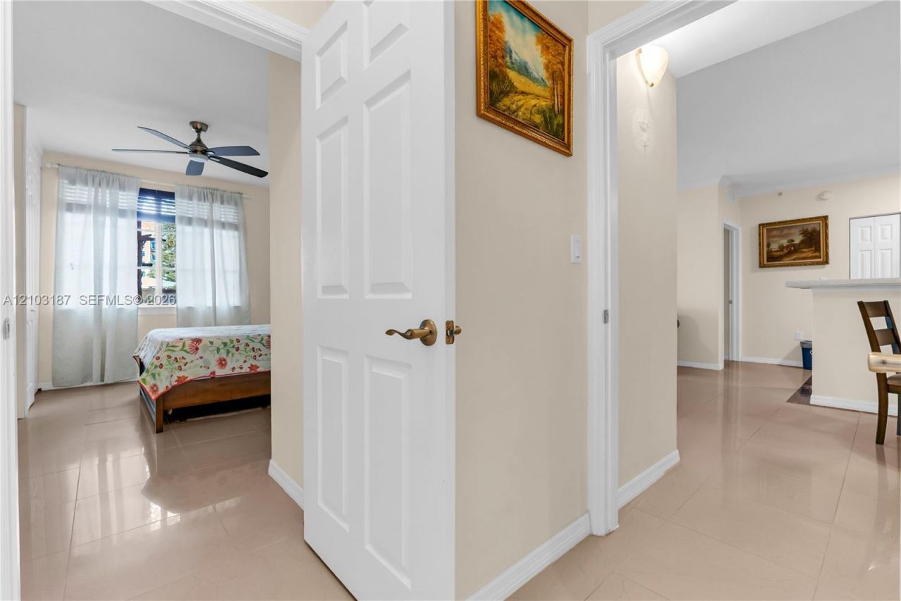 6841 SW 44th St, Unit 111, Miami, FL 33155 Photo