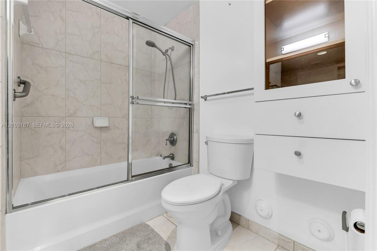 6841 SW 44th St, Unit 111, Miami, FL 33155 Photo