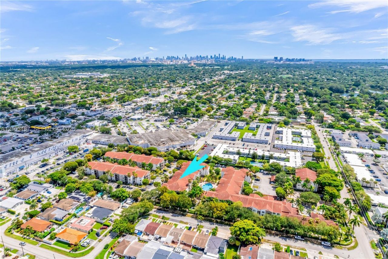 6841 SW 44th St, Unit 111, Miami, FL 33155 Photo