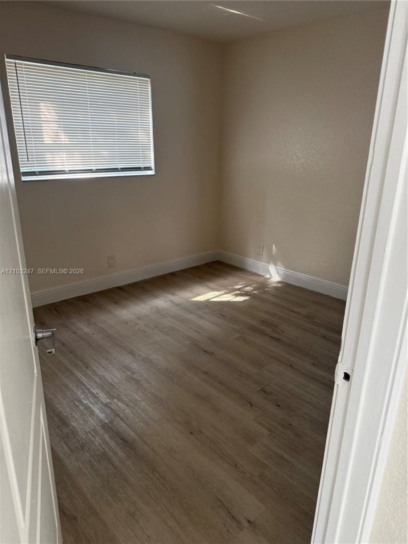 110 SE 2nd St , Unit 101, Hallandale Beach, FL 33009 Photo
