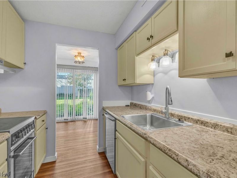 1655 Cedarwood Drive, Unit 113, Westlake, OH 44145 Photo 10