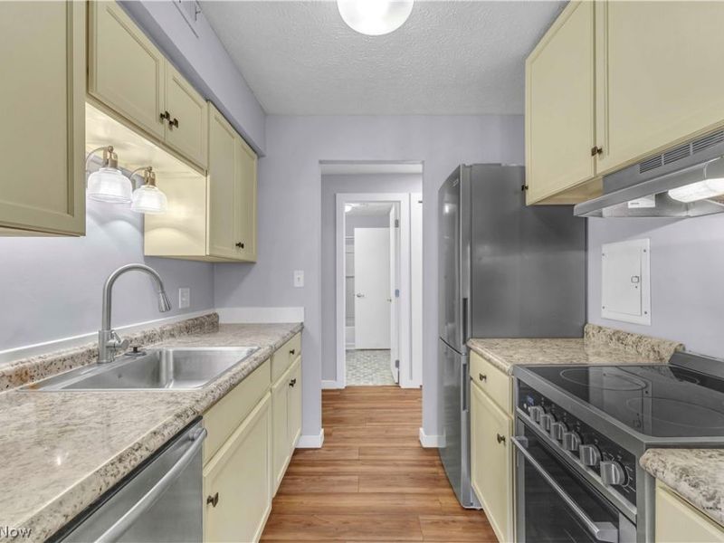 1655 Cedarwood Drive, Unit 113, Westlake, OH 44145 Photo 7