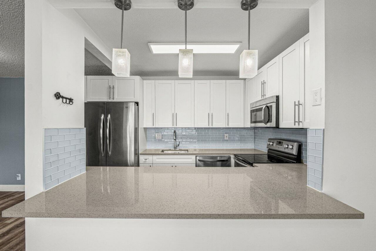 700 Village Green Court, Unit 319, Palm Springs, FL 33461 Photo