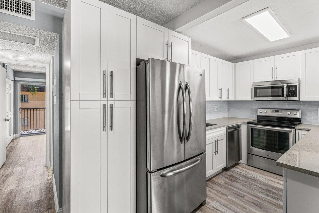 700 Village Green Court, Unit 319, Palm Springs, FL 33461 Photo