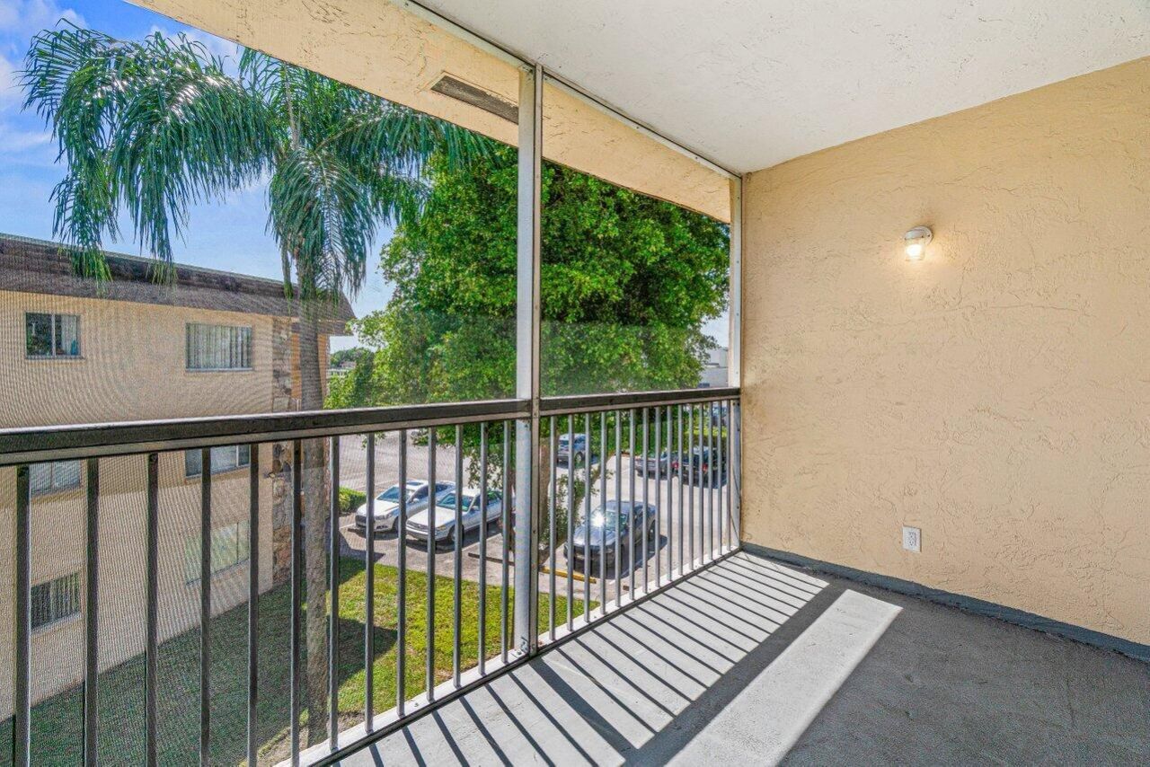 700 Village Green Court, Unit 319, Palm Springs, FL 33461 Photo