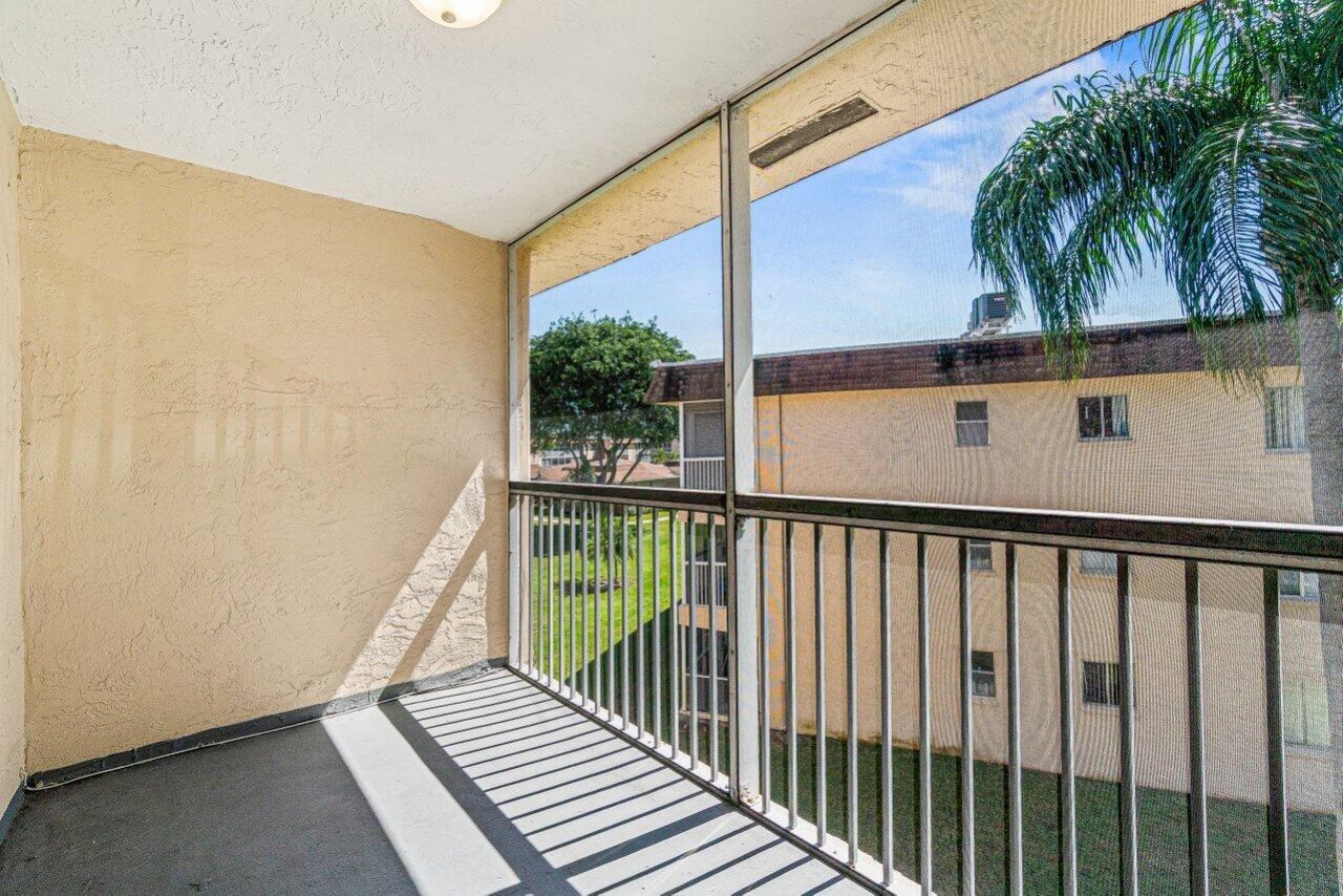 700 Village Green Court, Unit 319, Palm Springs, FL 33461 Photo