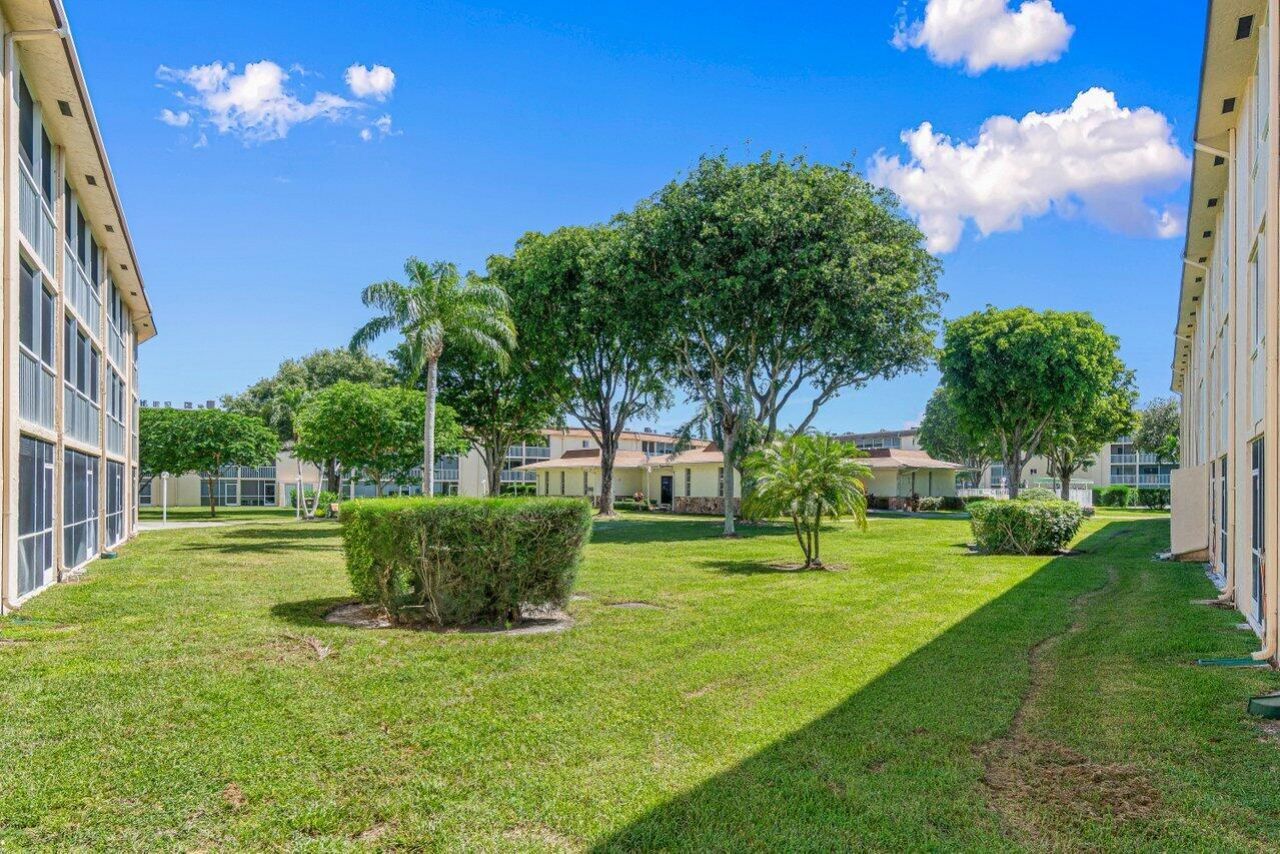 700 Village Green Court, Unit 319, Palm Springs, FL 33461 Photo