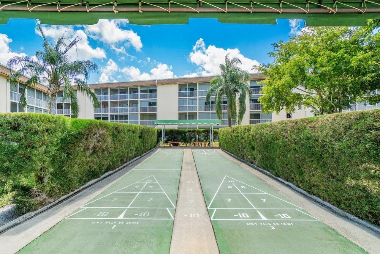 700 Village Green Court, Unit 319, Palm Springs, FL 33461 Photo