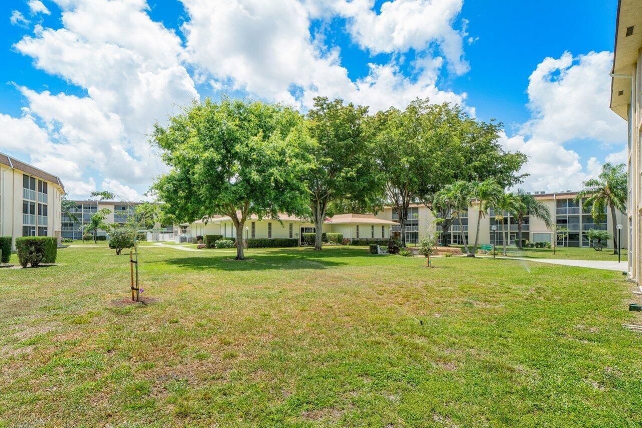 700 Village Green Court, Unit 319, Palm Springs, FL 33461 Photo