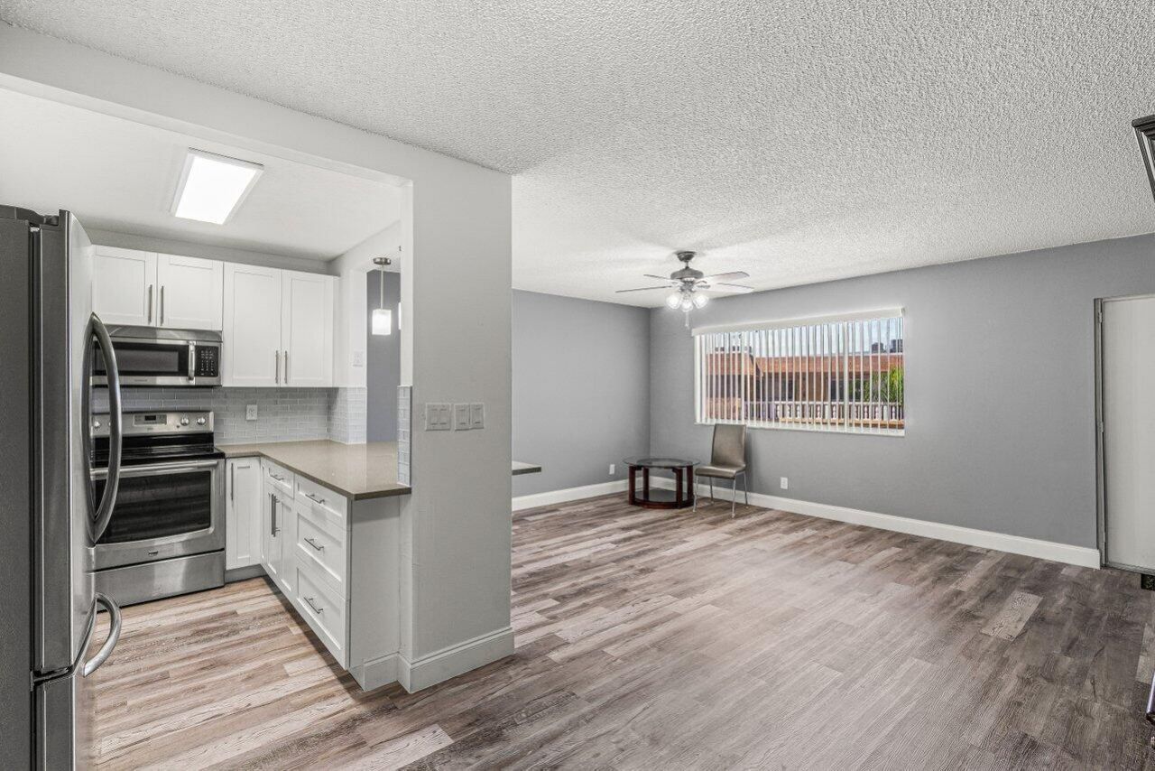 700 Village Green Court, Unit 319, Palm Springs, FL 33461 Photo
